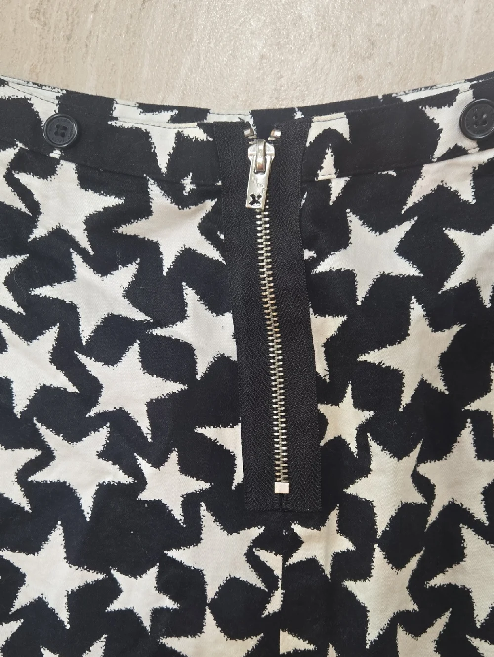 Tripp NYC Daang Goodman Black/White Star Skater Mini Skirt - Picture 5 of 6